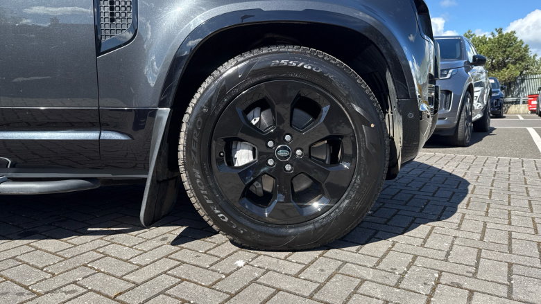 Land Rover Defender 2.0 P400e X-Dynamic S 110 5dr Auto Estate
